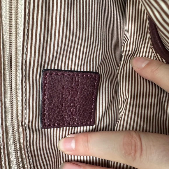 Leather burgundy Market & Spruce handbag / purse ! Amazing   New condition - Picture 3 of 16